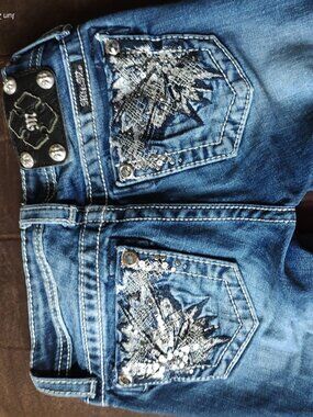 miscellaneous girls' clothing